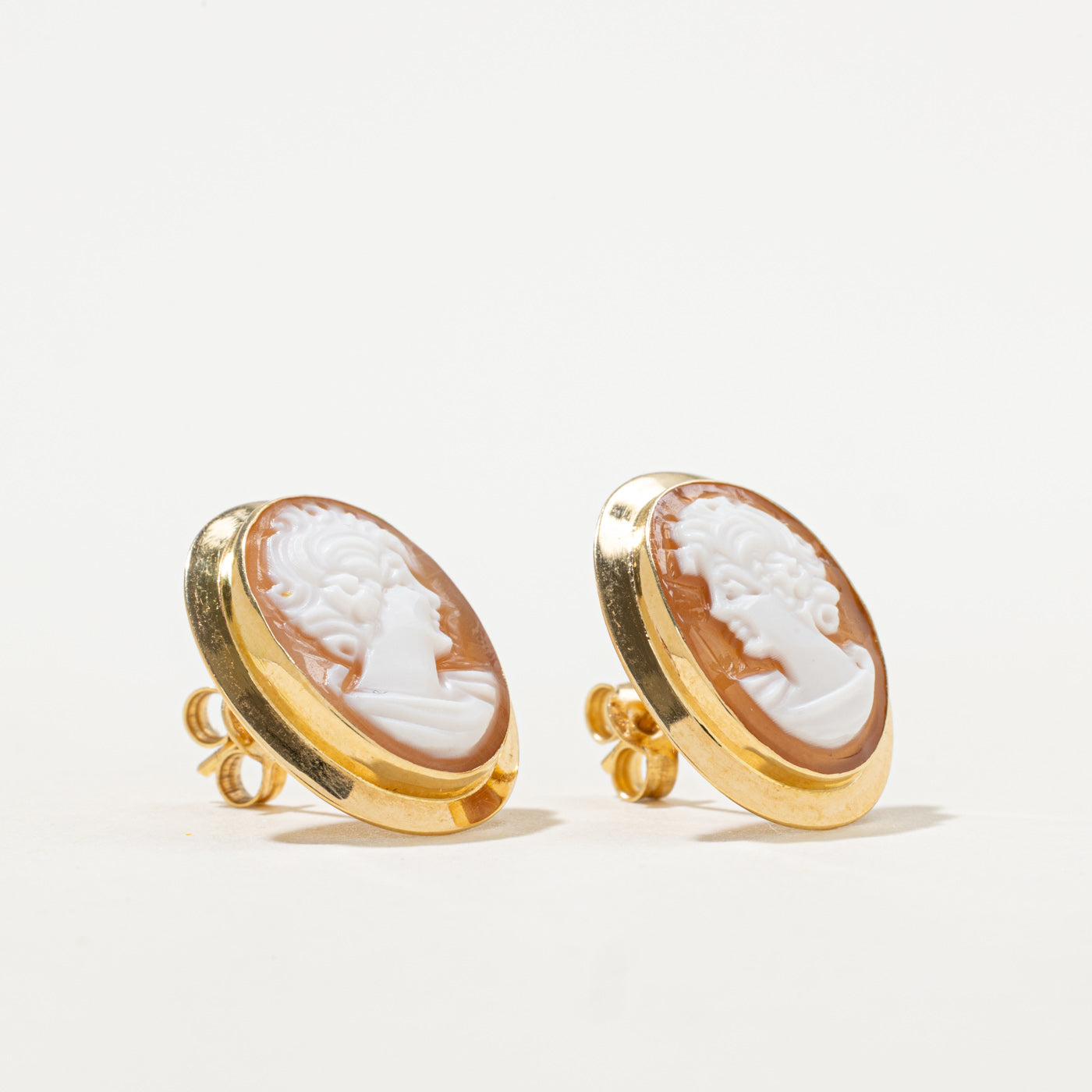 18k Shell Cameo Earrings | 6.00ctw