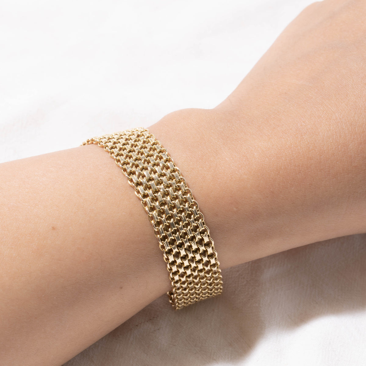 10k Yellow Gold Chainmail Mesh Bracelet | 15mm | 7.5"