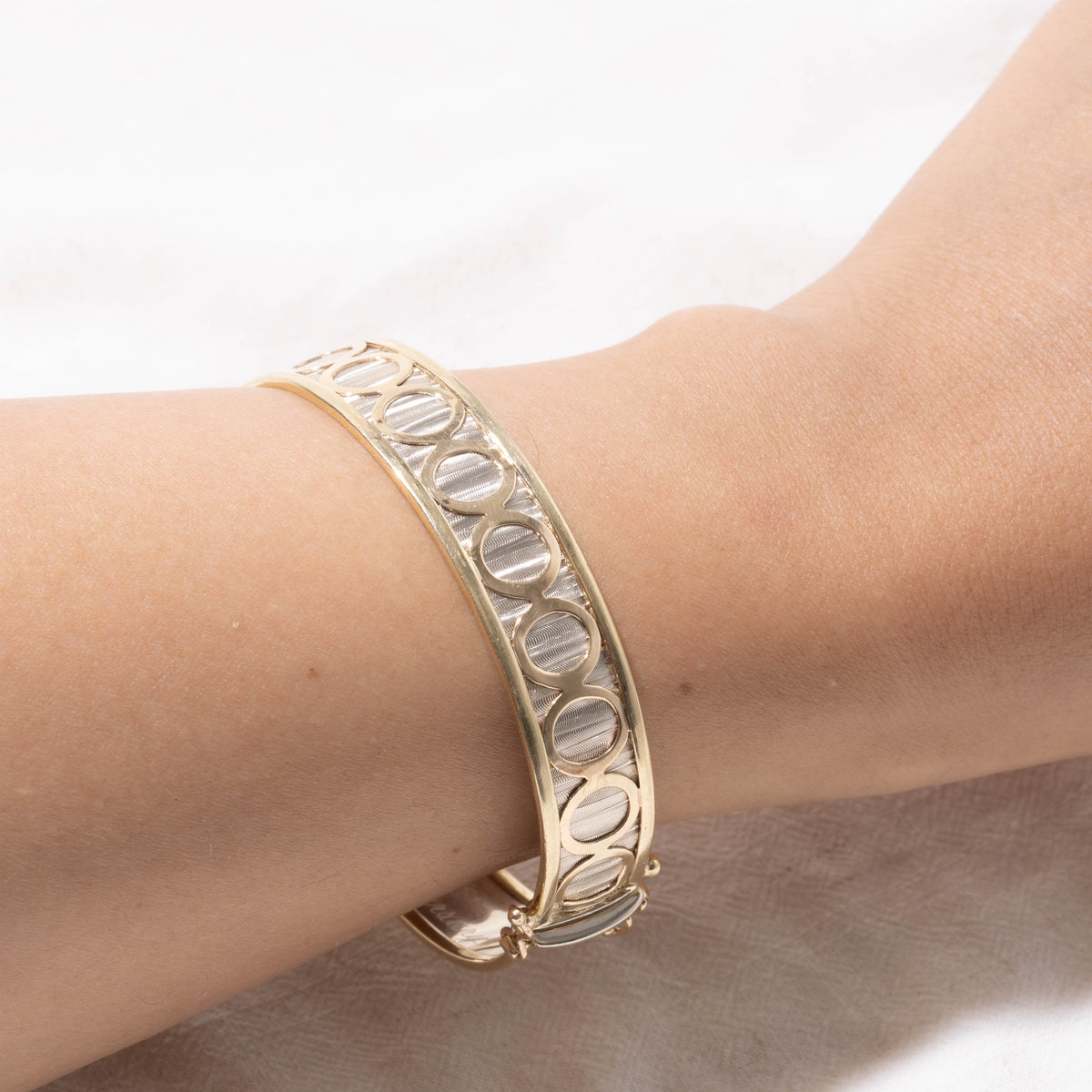 14k Yellow & White Gold Grooved Geometric Bangle | 6"