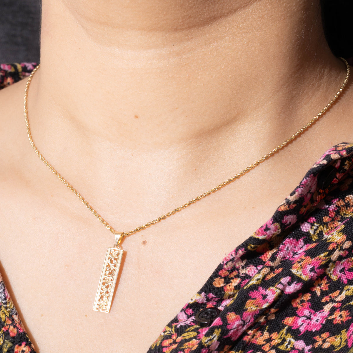 14k Yellow Gold Engraved Floral Bar Pendant Necklace | 16"