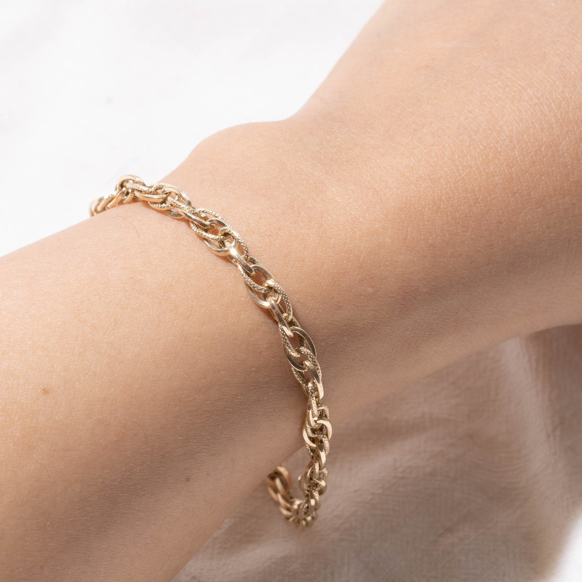 10k Yellow Gold Modified Prince of Wales Chain Bracelet | 4.75mm | 8"