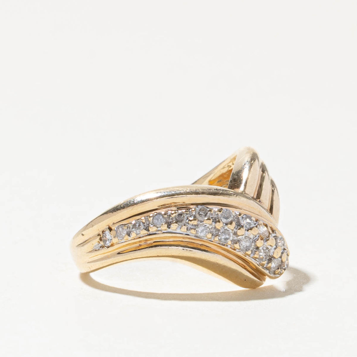 10k Diamond Accented Grooved Chevron Ring | 0.12ctw | SZ 5