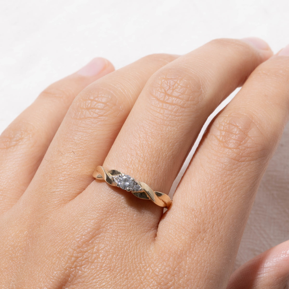 'Birks' Three Stone Diamond Twisted Ring | 0.19ctw | SZ 8