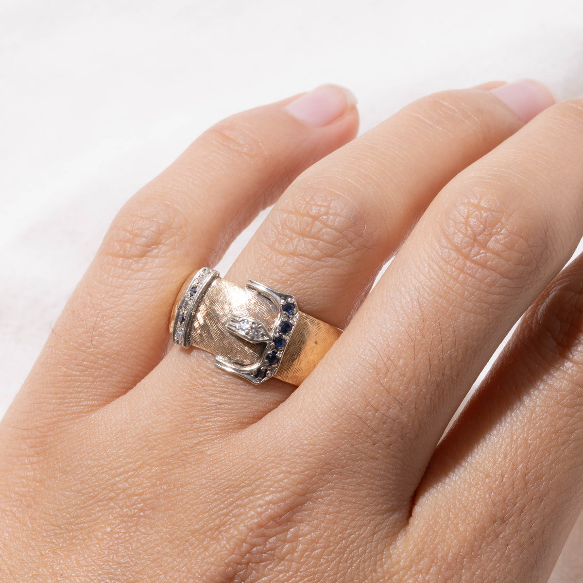 14k Diamond & Sapphire Accented Textured Buckle Ring | SZ 10.5