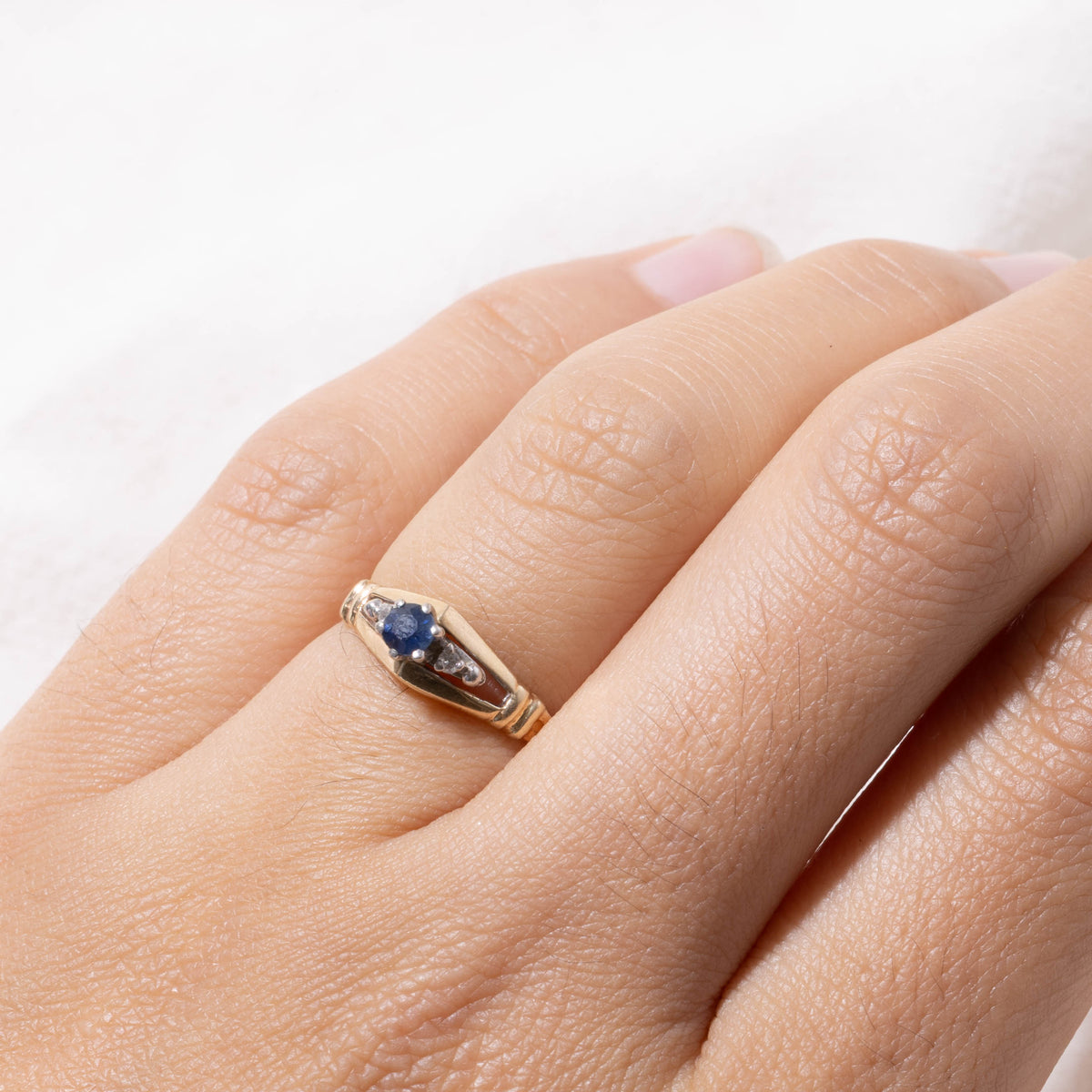 10k Sapphire & Diamond Tapered Frame Ring | SZ 4.5