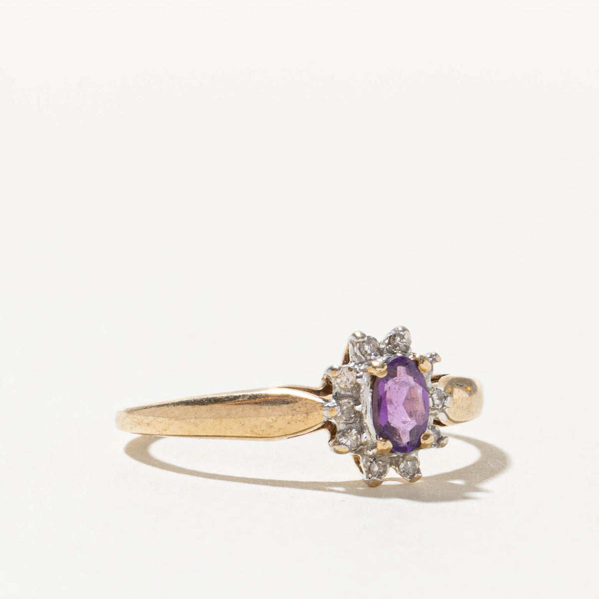 10k Oval Cut Amethyst & Diamond Petal Halo Ring | SZ 7.5