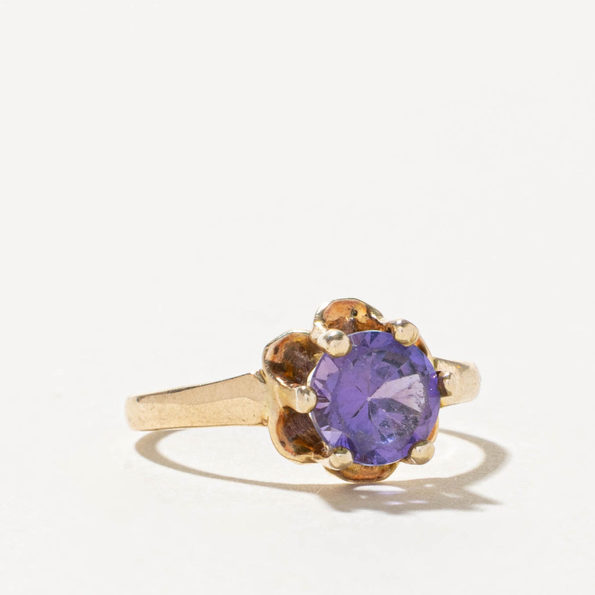 10k Belcher Set Synthetic Sapphire Floral Ring | SZ 4