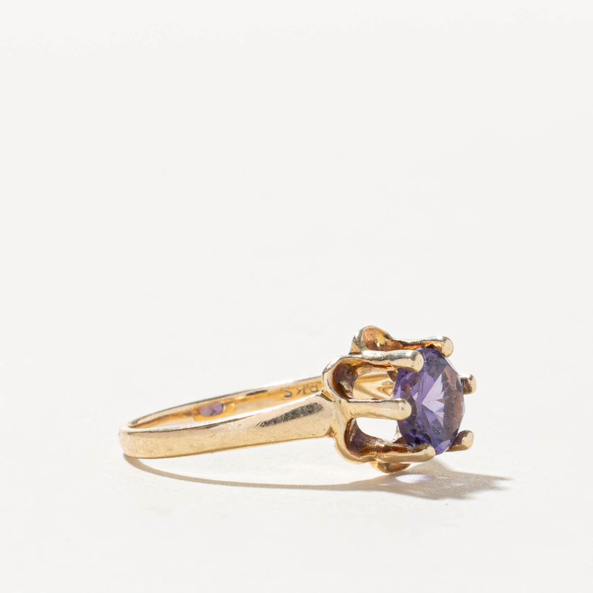 10k Belcher Set Synthetic Sapphire Floral Ring | SZ 4
