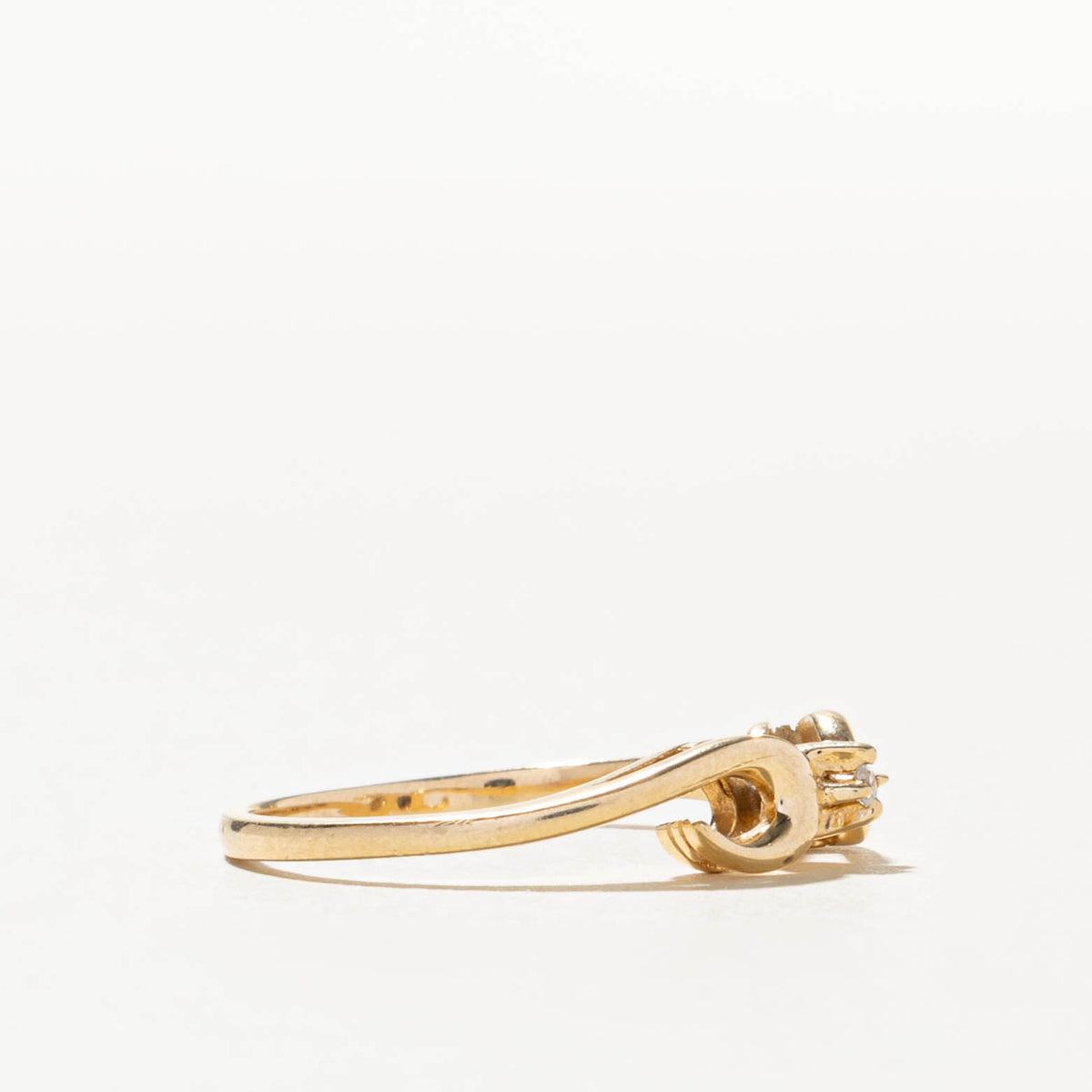 10k Single Diamond Scrollwork Bypass Ring | SZ 6.25