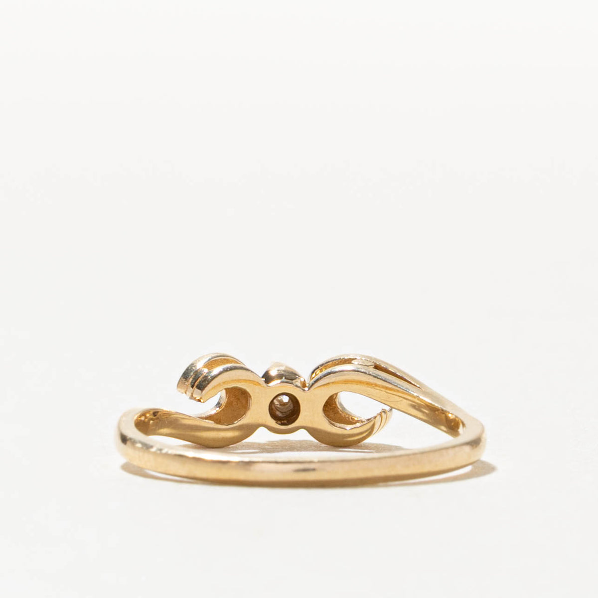 10k Single Diamond Scrollwork Bypass Ring | SZ 6.25
