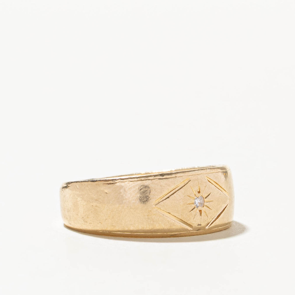 14k Star Set Diamond Engraved Band | 7.00mm | SZ 5.5