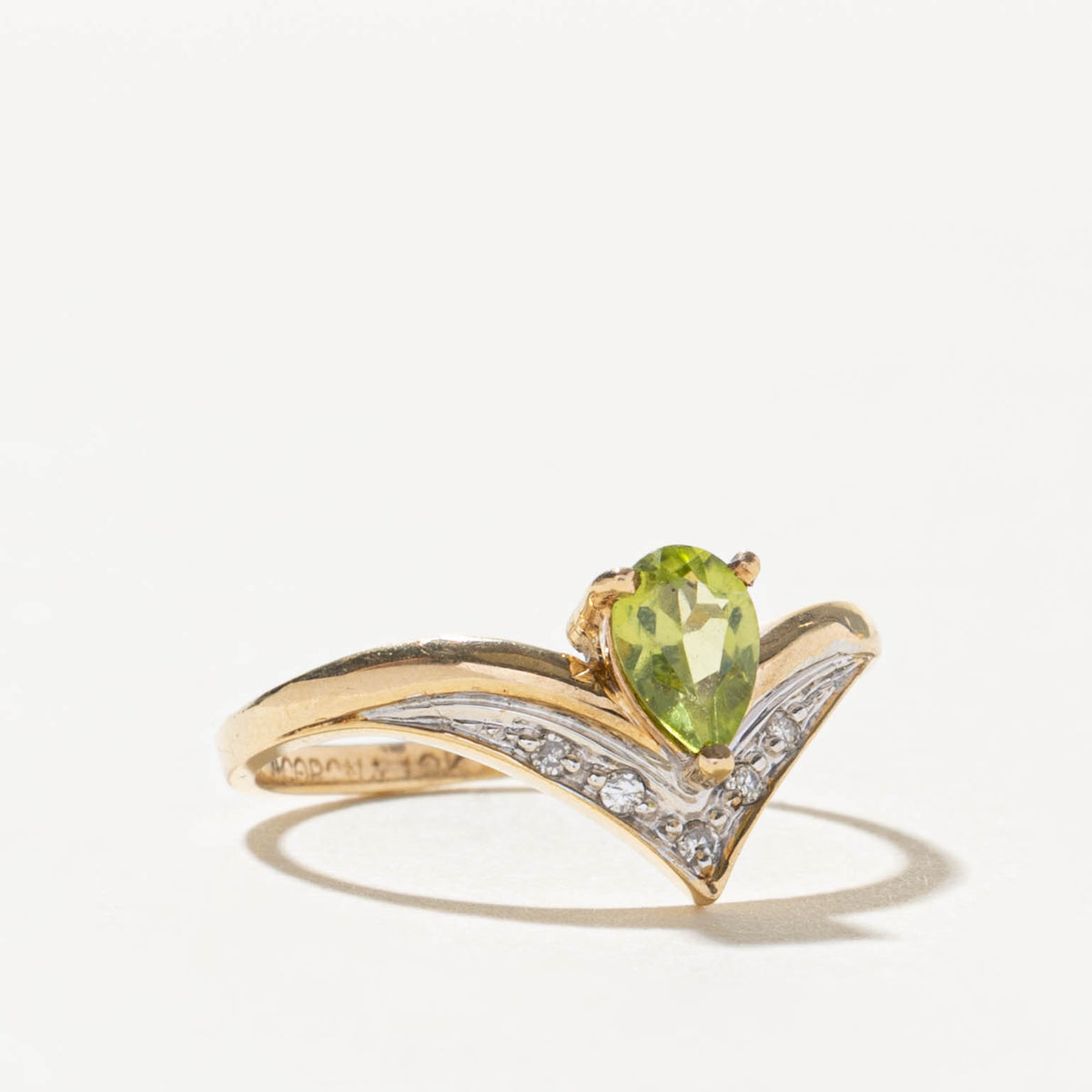 10k Peridot & Diamond Accented Chevron Ring | SZ 6.25