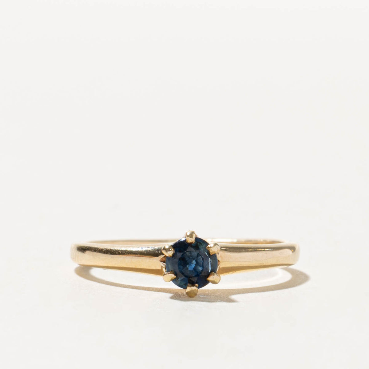 14k Solitaire Round Cut Sapphire Ring | SZ 6
