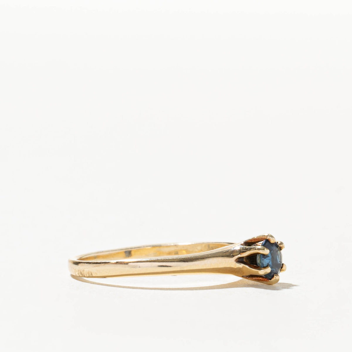 14k Solitaire Round Cut Sapphire Ring | SZ 6