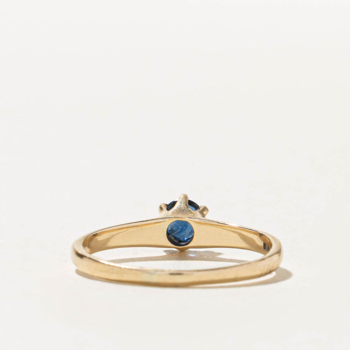 14k Solitaire Round Cut Sapphire Ring | SZ 6