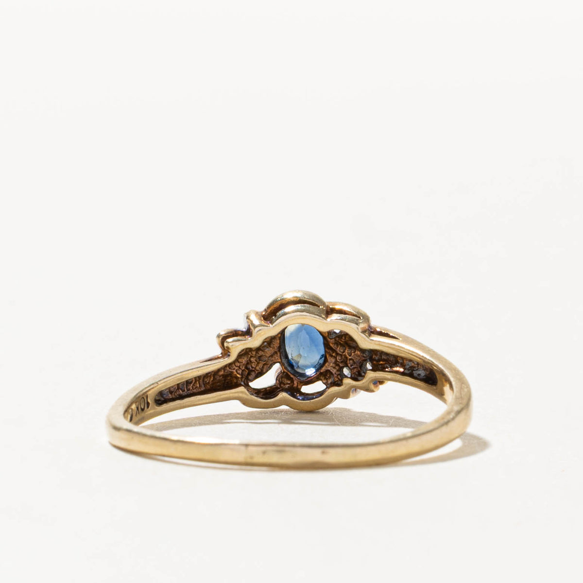 10k Sapphire & Diamond Grooved Floral Ring | SZ 8.5
