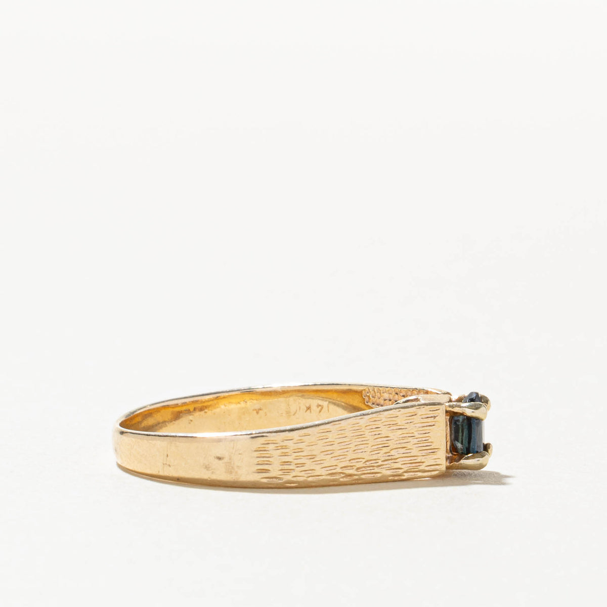 14k Oval Cut Sapphire Textured Ring | SZ 7.5