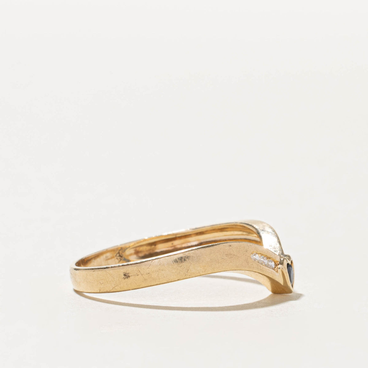 10k Channel Set Sapphire & Diamond Heart Chevron Ring | SZ 8