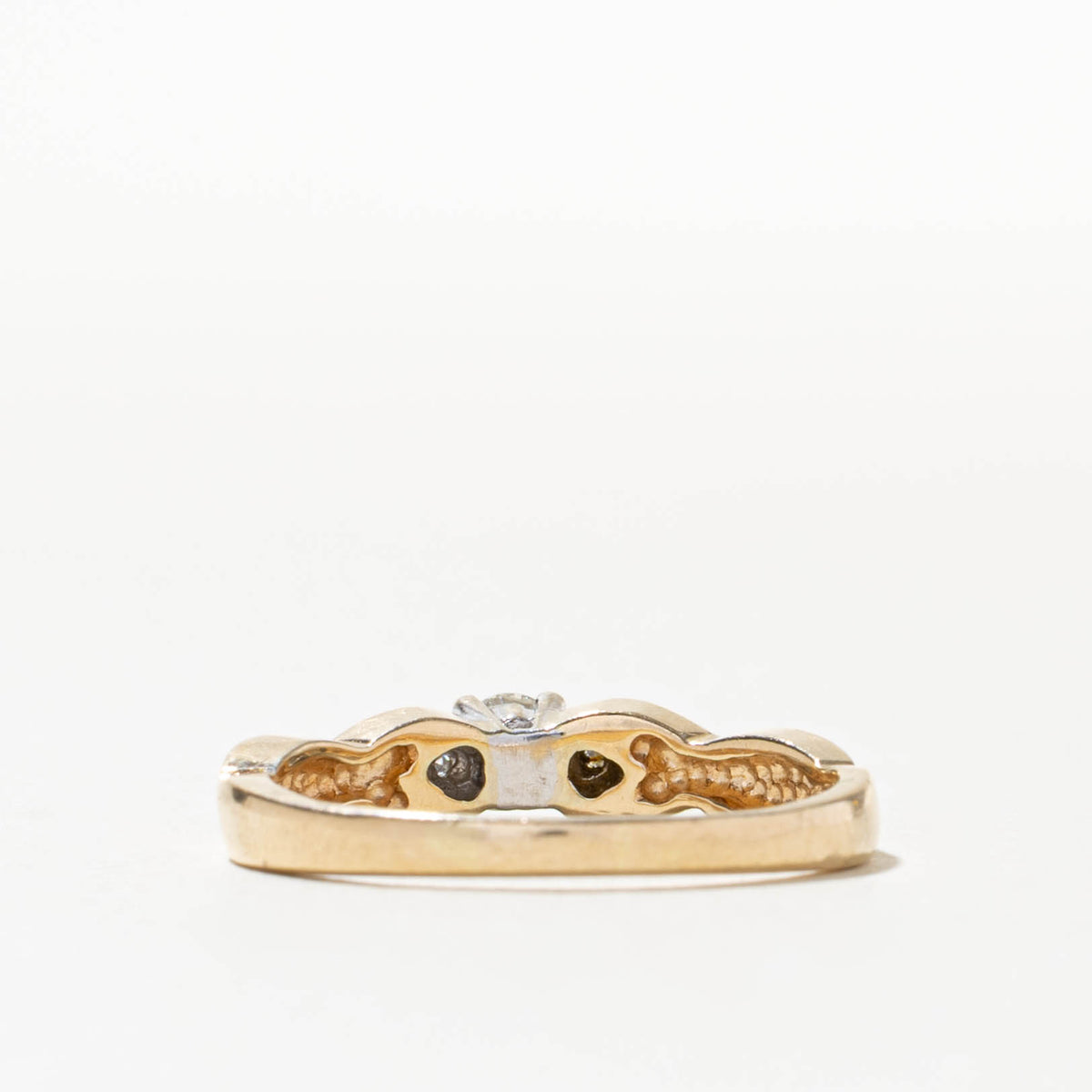 'Birks' Three Stone Diamond Twisted Ring | 0.19ctw | SZ 8