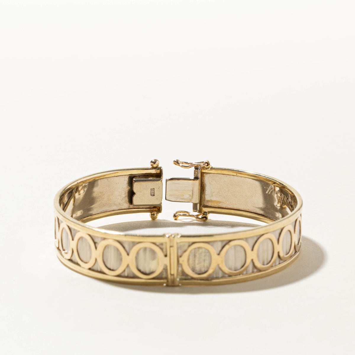 14k Yellow & White Gold Grooved Geometric Bangle | 6"