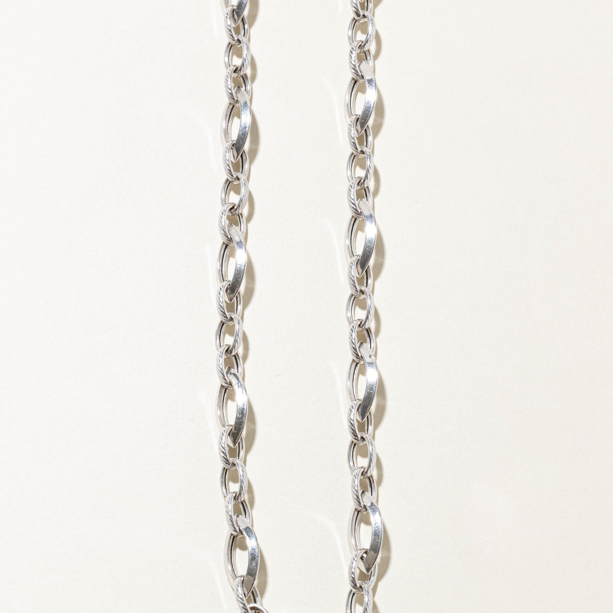 14k White Gold Textured Modified Figaro Chain | 9.43mm | 17"