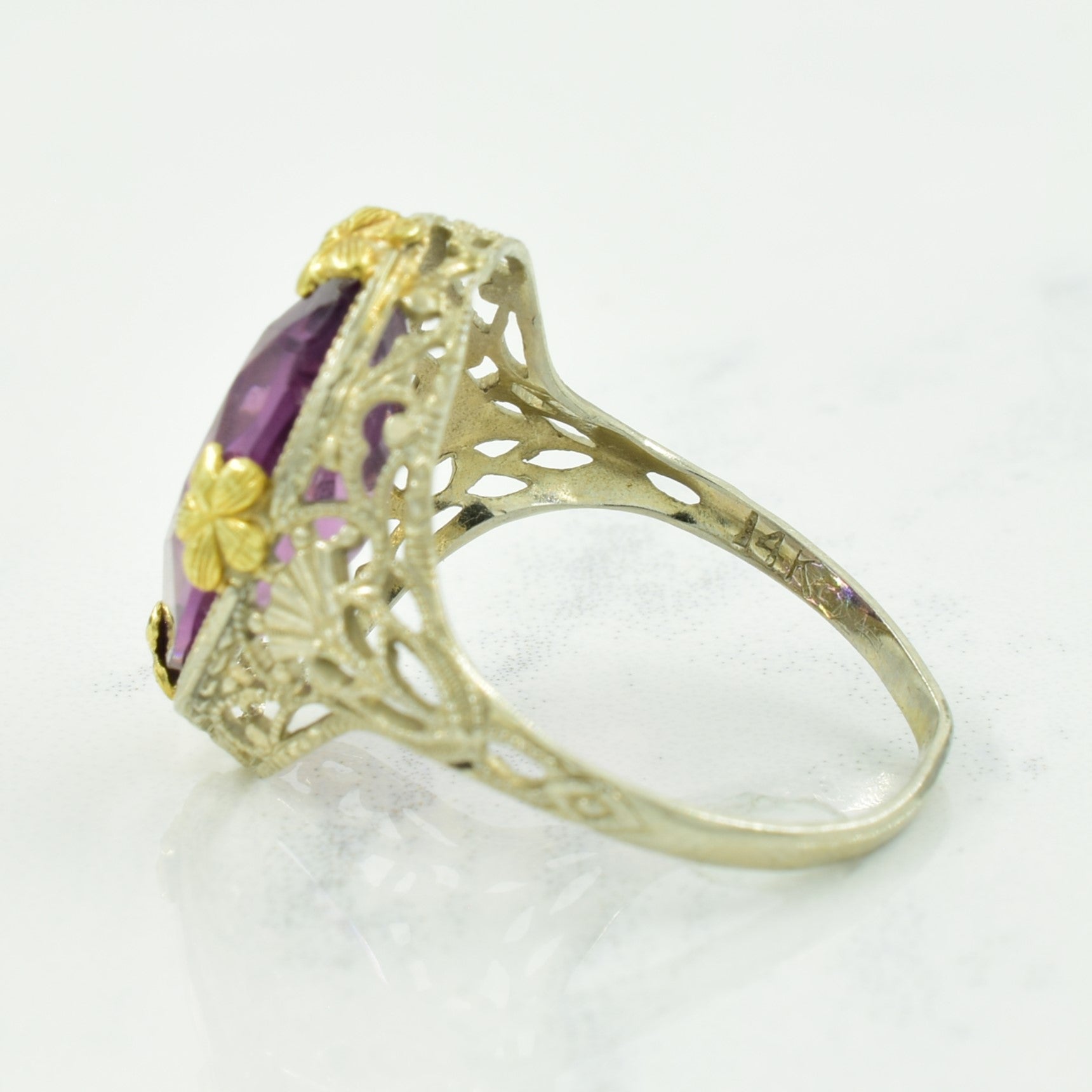 Two Tone Gold Glass Cocktail Ring | 5.55ct | SZ 6.5 |