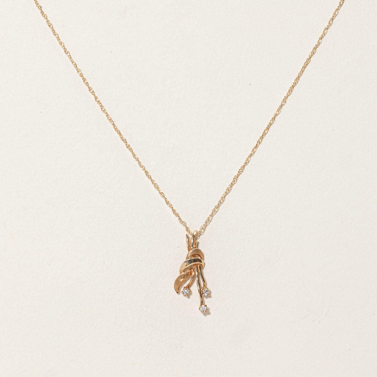 14k Scattered Diamond Floral Ribbon Pendant Necklace | 16"
