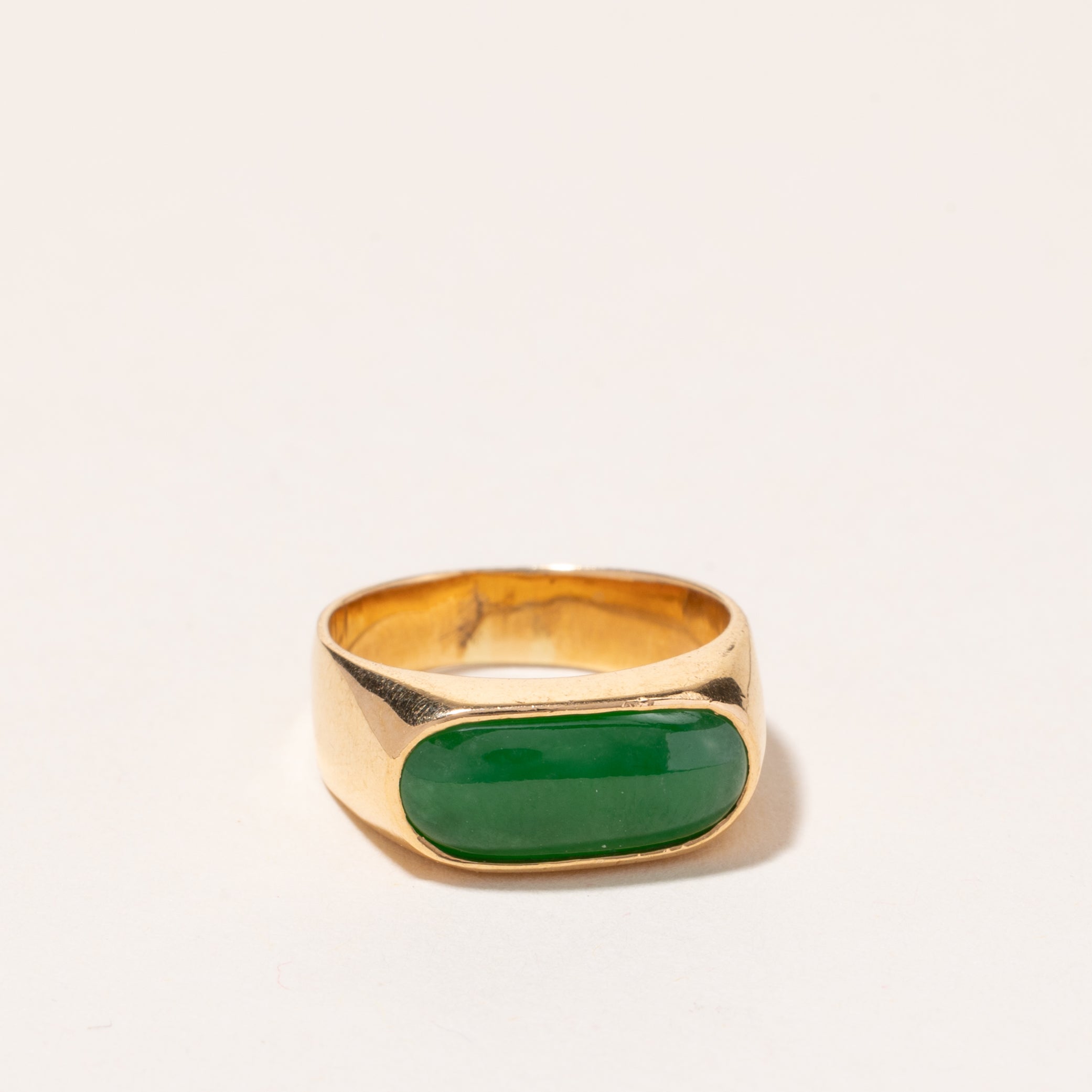 Bague en or jaune 18 carats et jade | 14,00 x 7,00 x 2,50 mm | Taille 6 