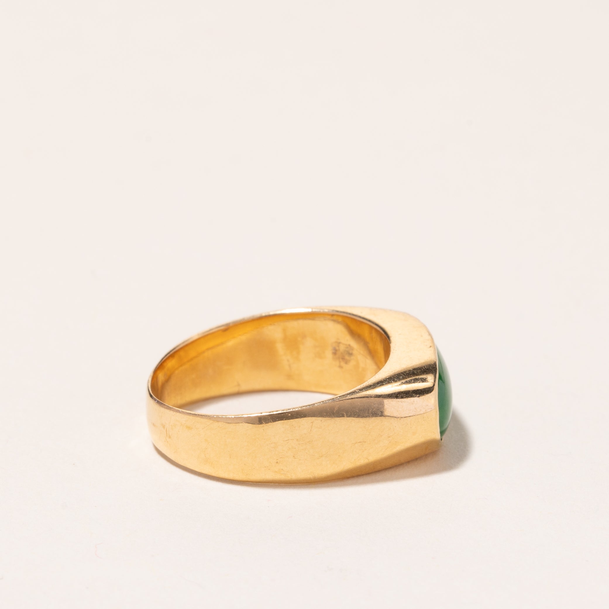 Bague en or jaune 18 carats et jade | 14,00 x 7,00 x 2,50 mm | Taille 6 