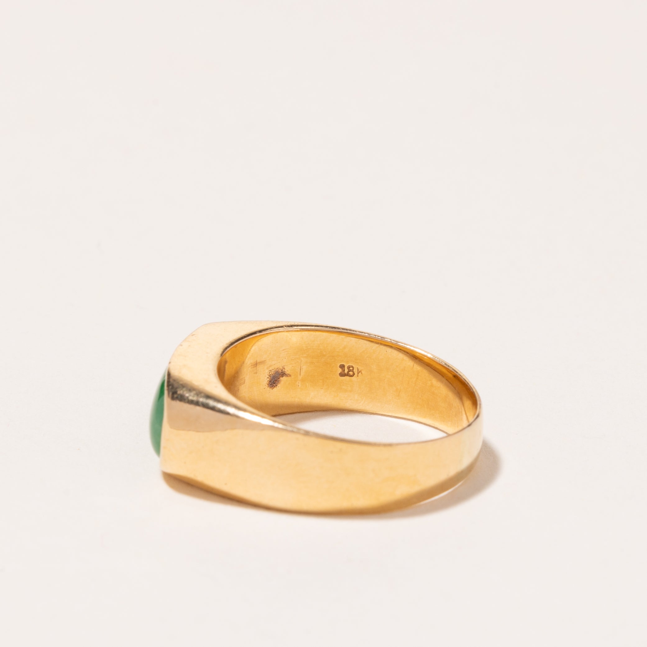 Bague en or jaune 18 carats et jade | 14,00 x 7,00 x 2,50 mm | Taille 6 