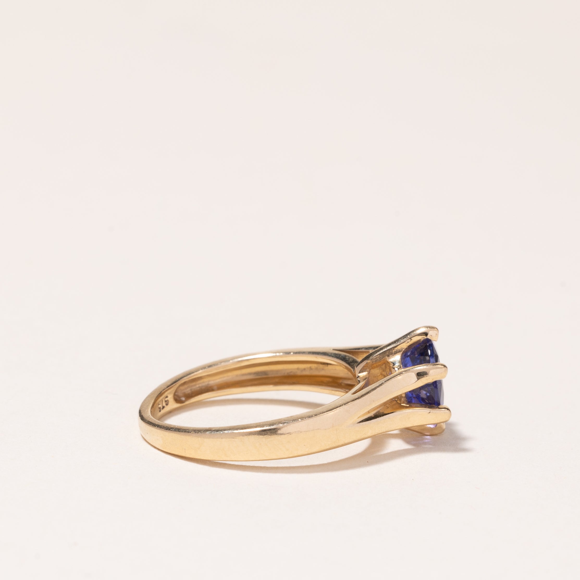 Bague en or jaune 14 carats et tanzanite | 1,42 ct | Taille 5,75 