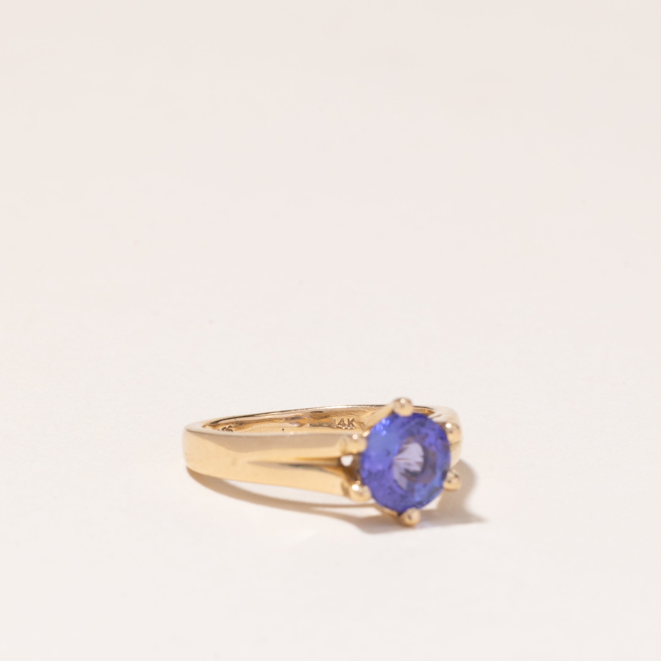 Bague en or jaune 14 carats et tanzanite | 1,42 ct | Taille 5,75 