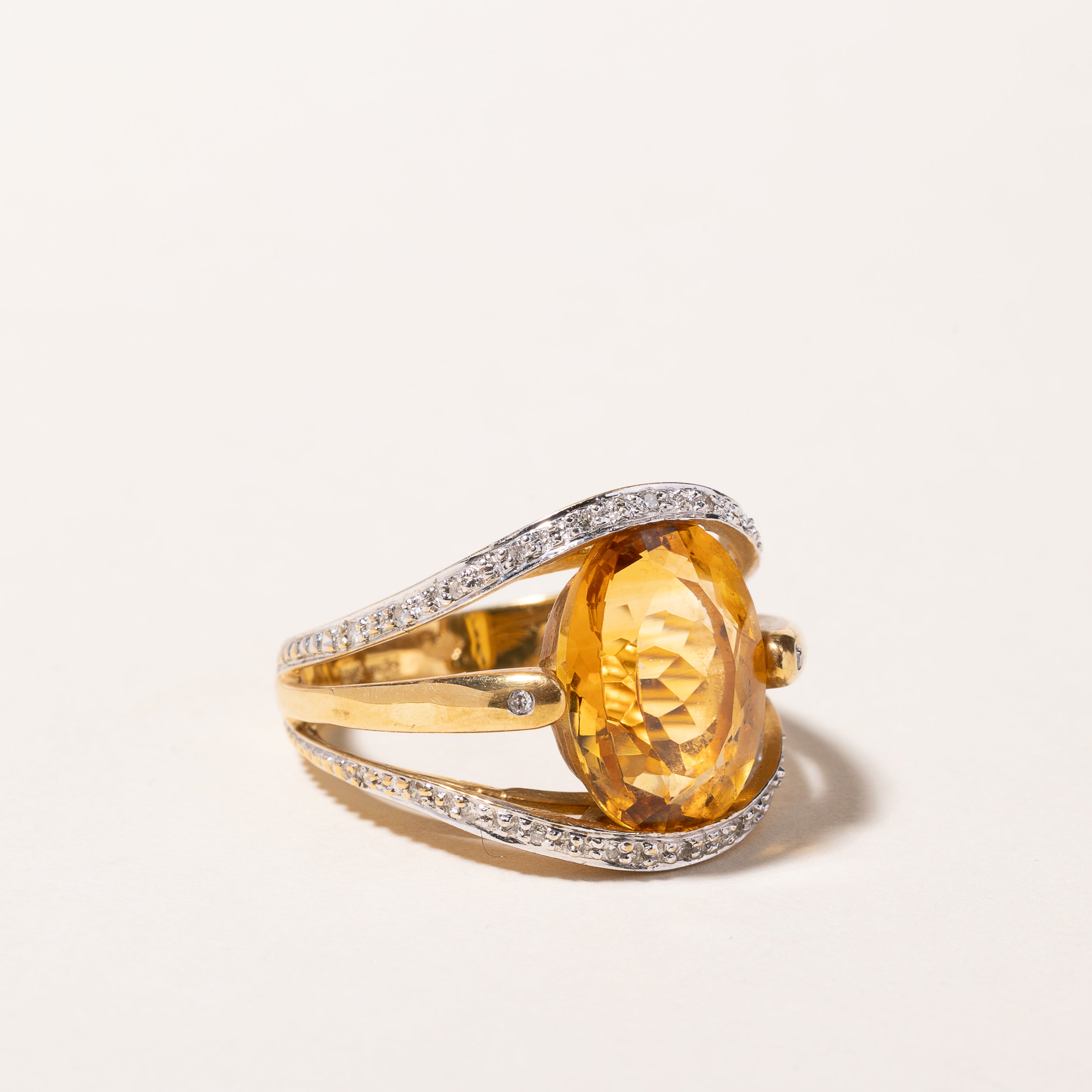 18k Yellow Gold Citrine & Diamond Ring | 5.95ct, 0.14ctw | SZ 7