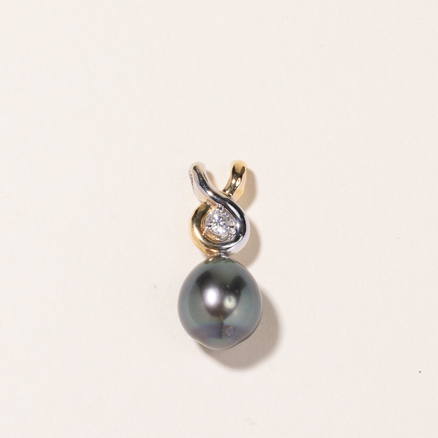 18K Two Tone Gold Black South Sea Pearl & Diamond Pendant | 13.00x11.50x11.60mm, 0.20ct