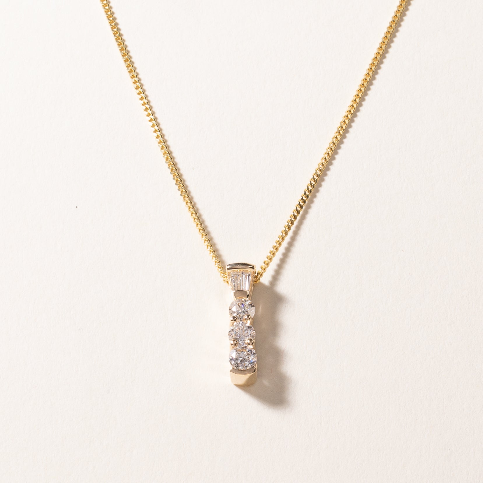 Collier en or jaune 14 carats et diamants | 0,86 ct au total | 42 cm 