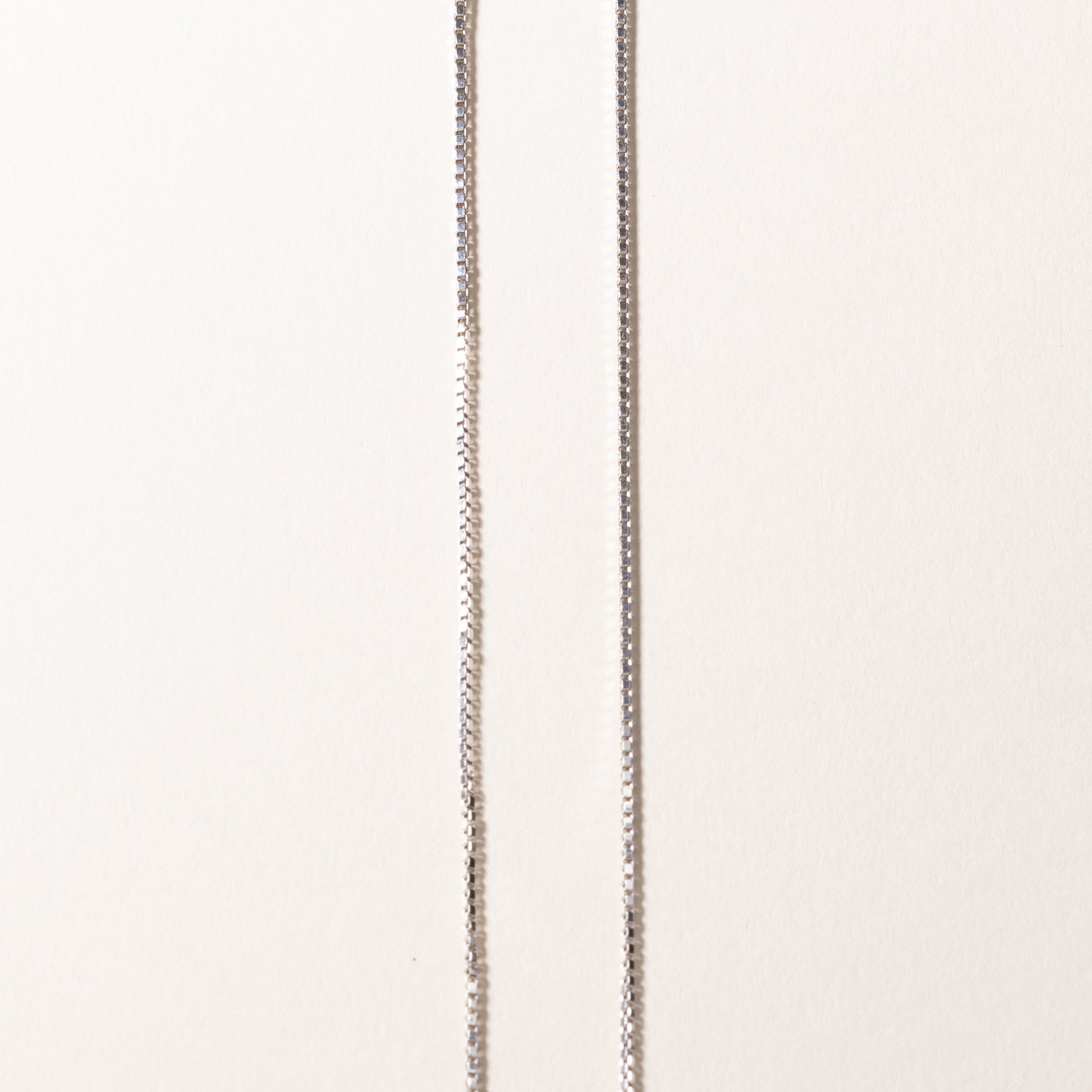 Collier en or blanc 18 carats et diamants | 0,25 ct au total | 43,8 cm 