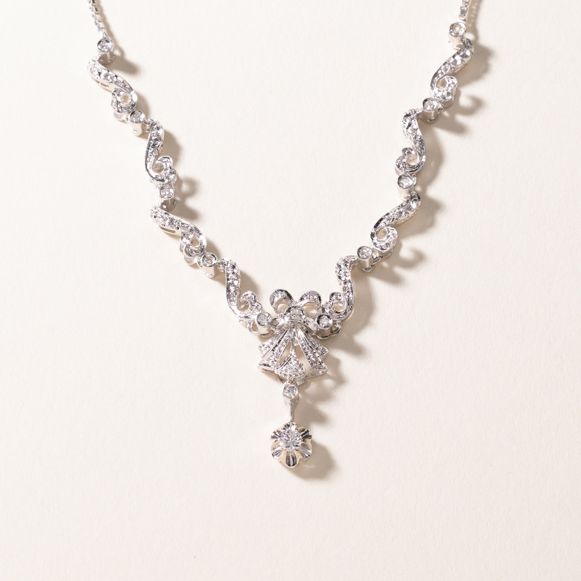 Collier en or blanc 18 carats et diamants | 0,25 ct au total | 43,8 cm 