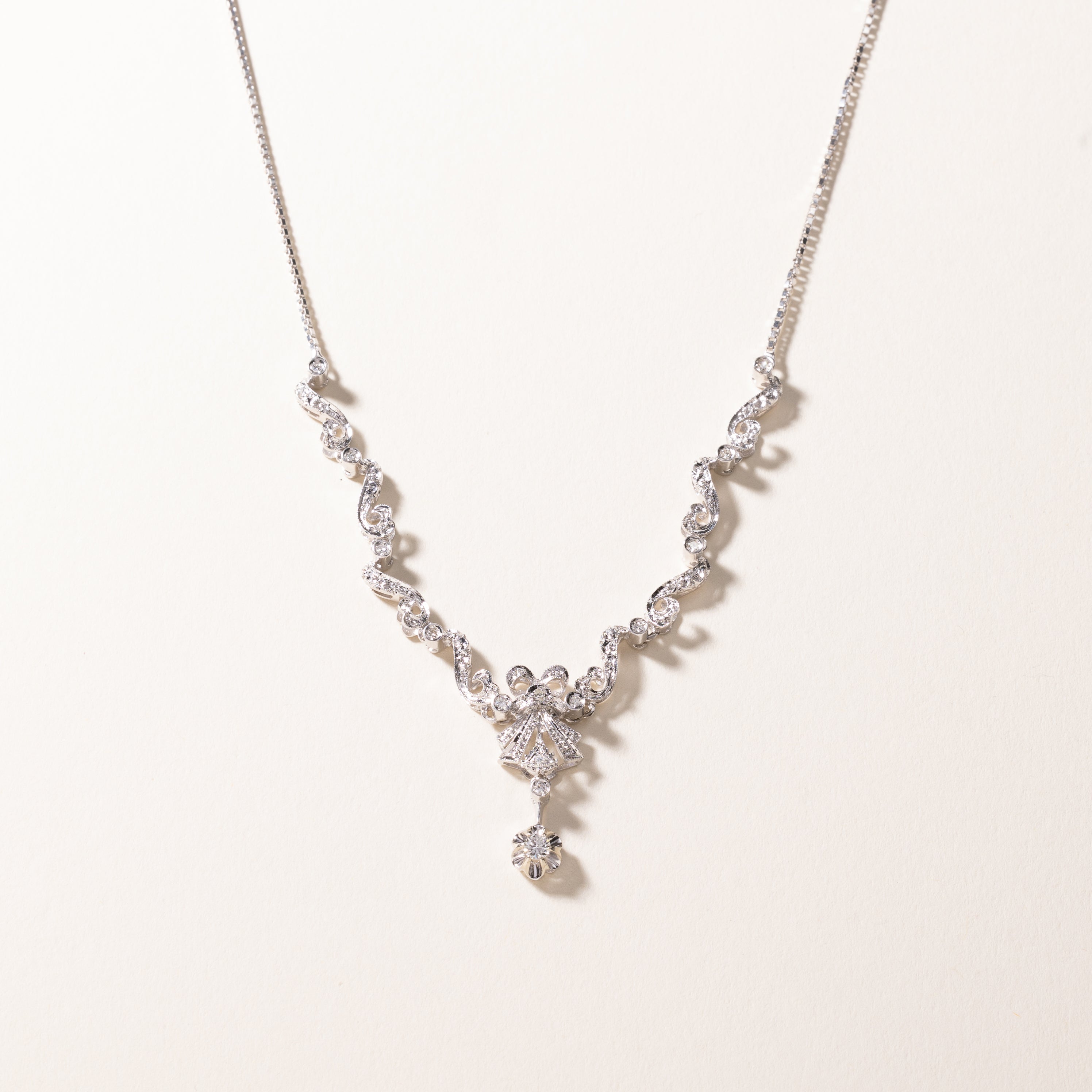 Collier en or blanc 18 carats et diamants | 0,25 ct au total | 43,8 cm 