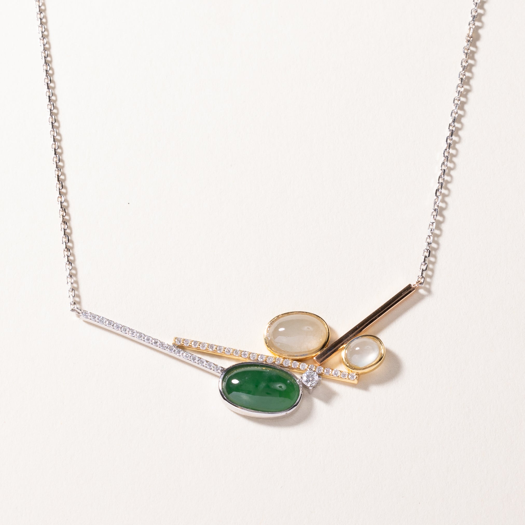Collier bicolore or, diamants et jade | 0,41 ct | 43-46 cm 