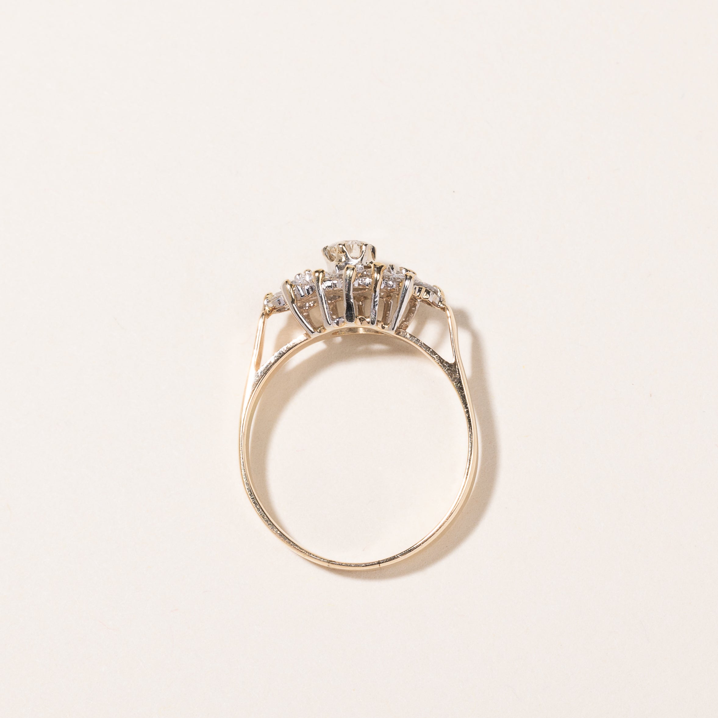 Bague en or jaune 14 carats sertie de diamants | 0,71 ct au total | Taille 7,25 
