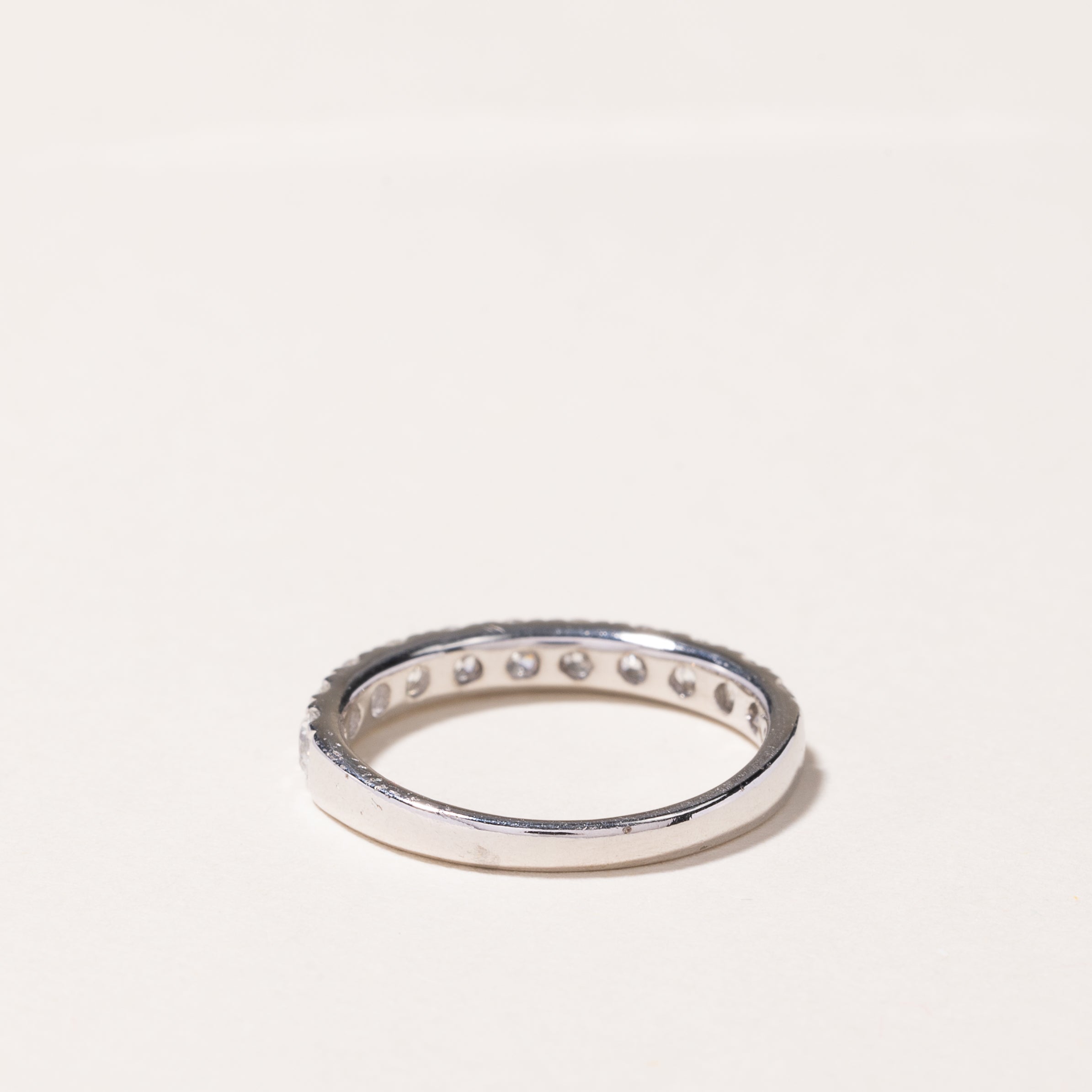 Alliance demi-éternité en or blanc 18 carats sertie de diamants | 0,69 ct au total | Taille 5 