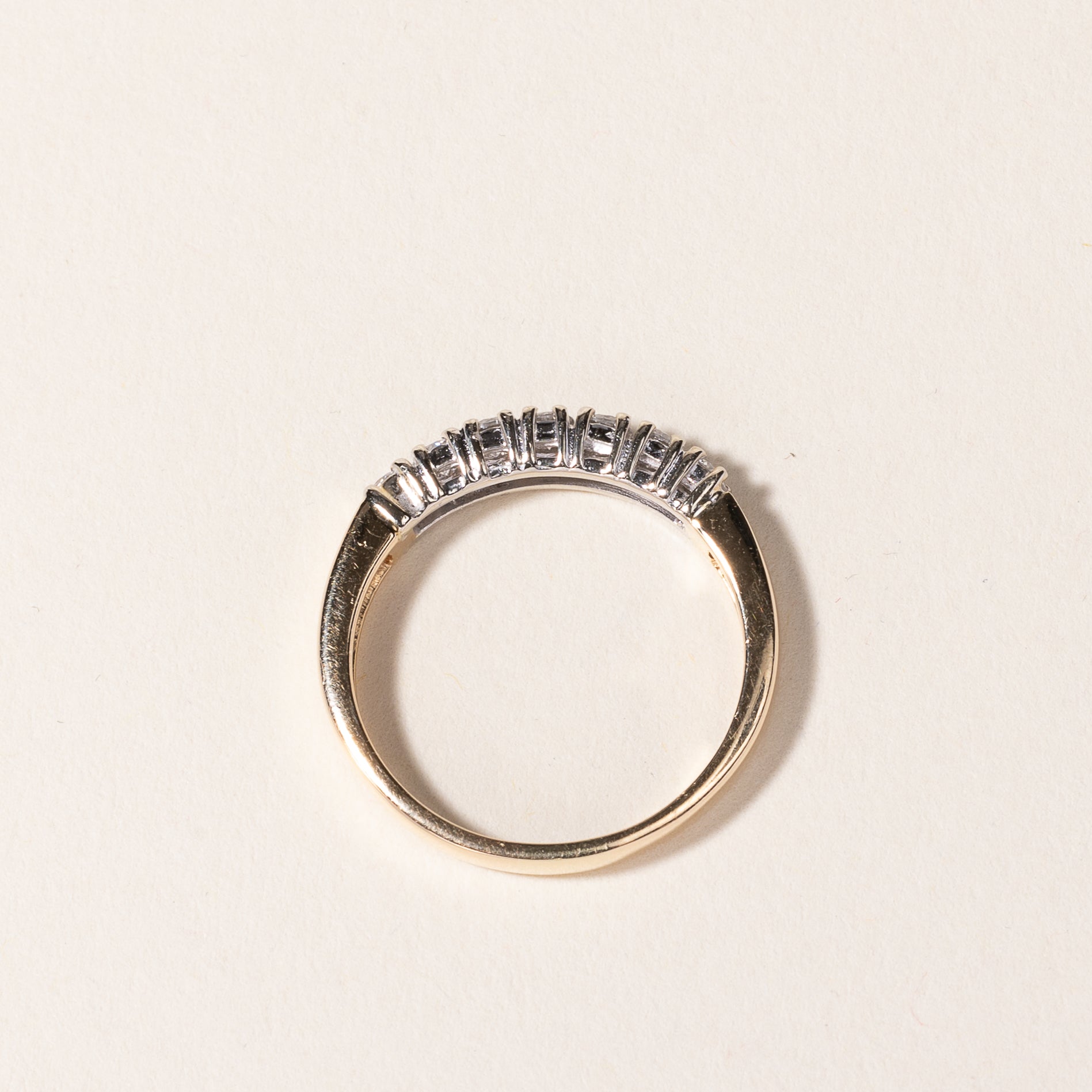 Bague en or jaune 14 carats sertie de sept diamants | 0,56 ct au total | Taille 8,5 