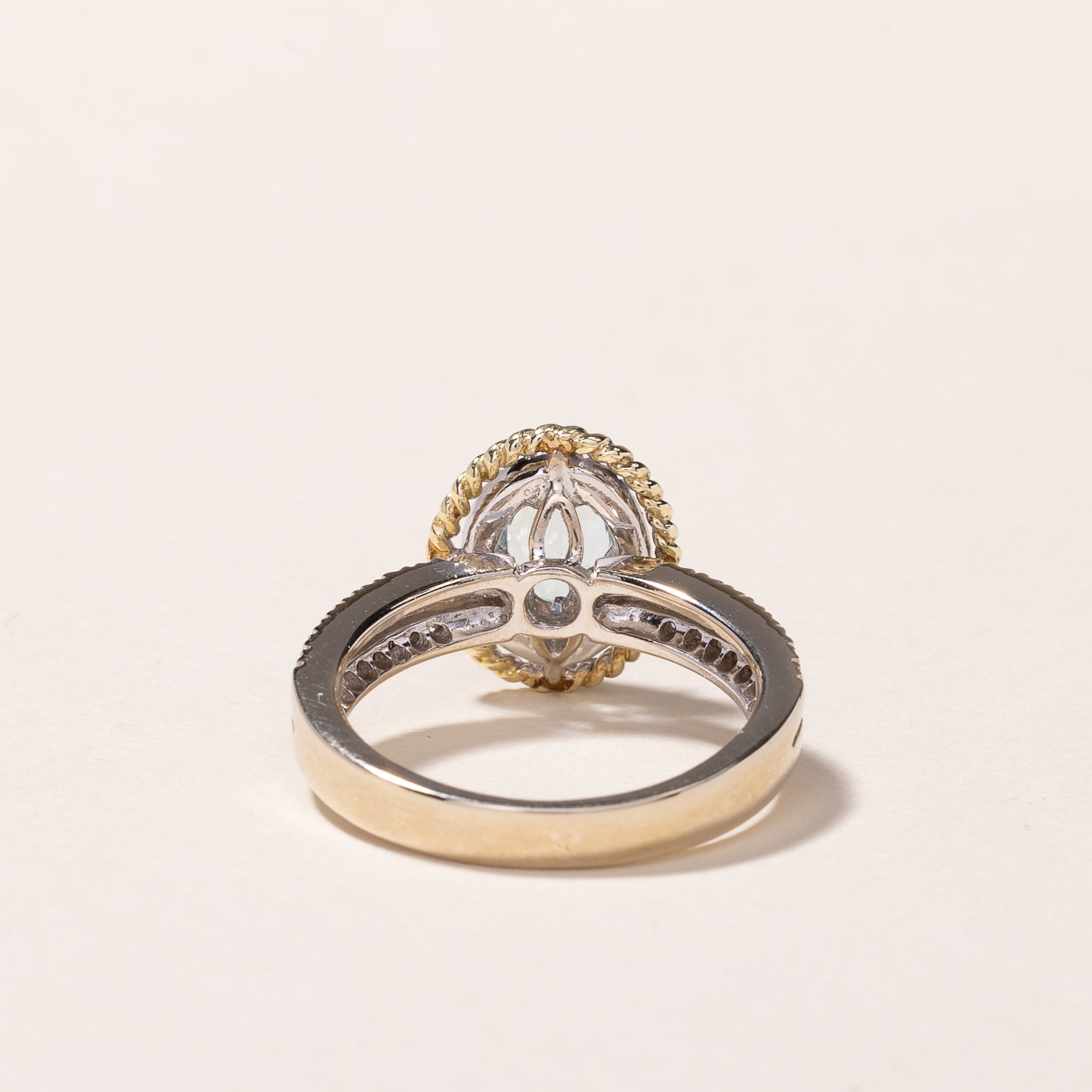 Bague en aigue-marine et diamants | 0,65 ct, 0,27 ct au total | Taille 5,5 