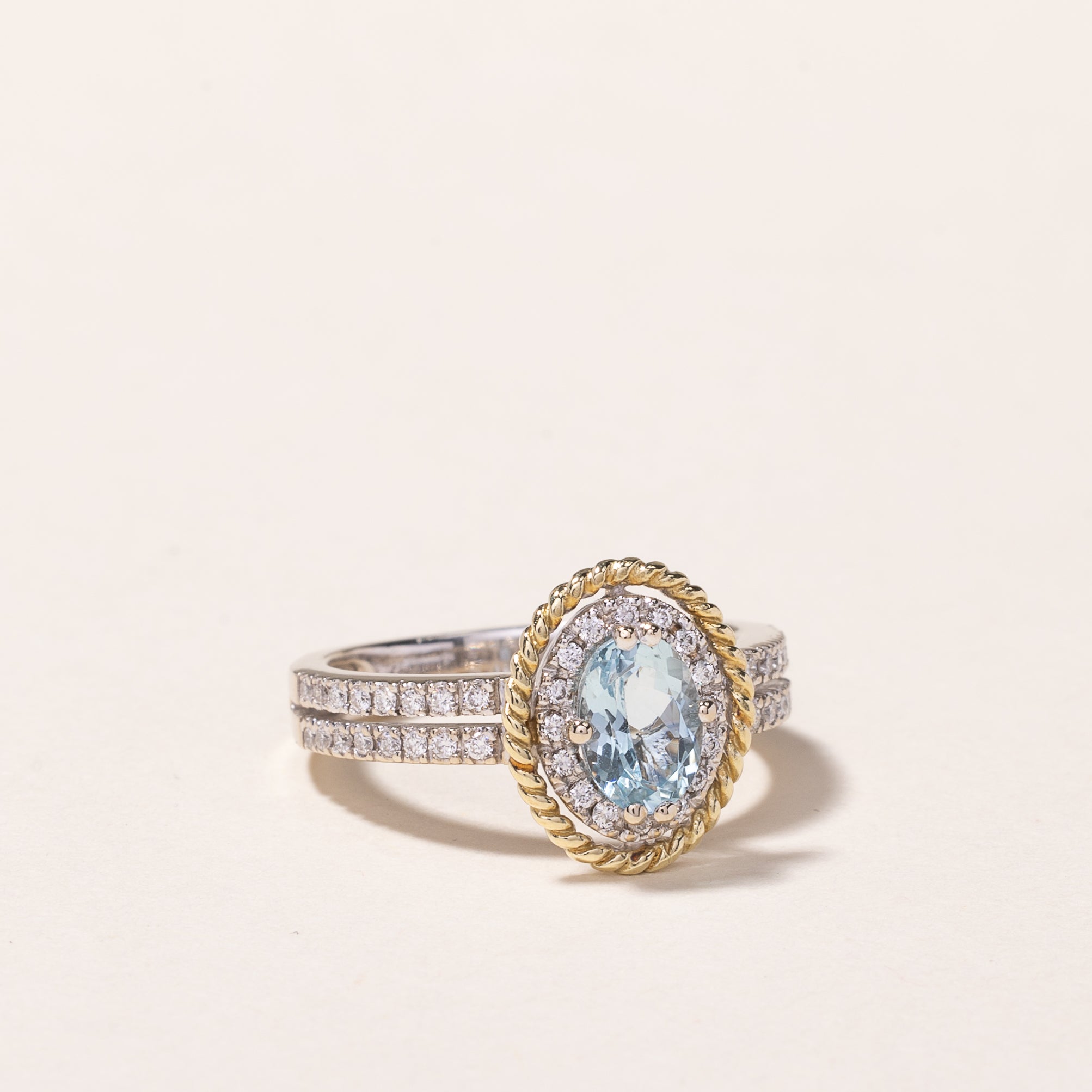 Bague en aigue-marine et diamants | 0,65 ct, 0,27 ct au total | Taille 5,5 