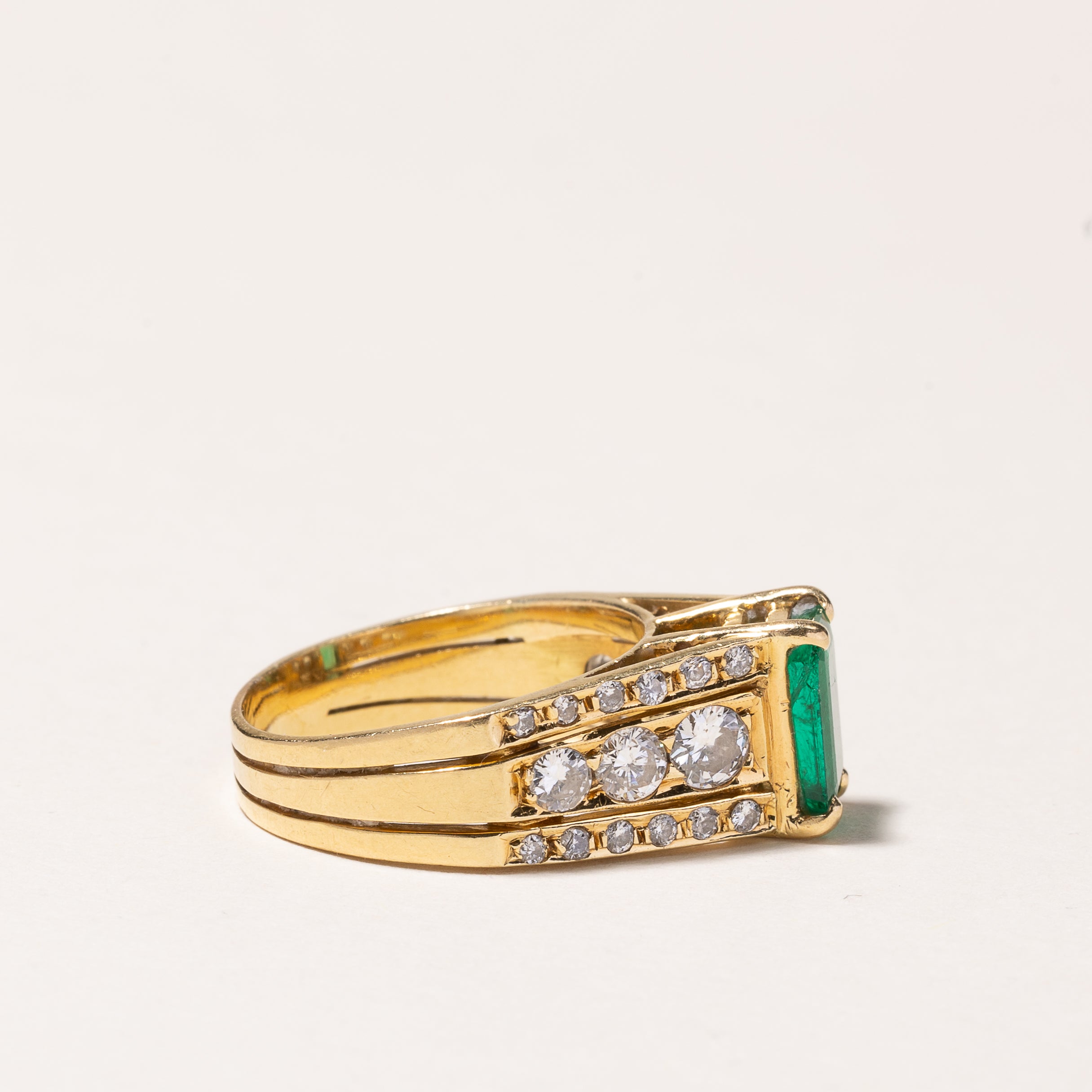 18k Yellow Gold Emerald & Diamond Ring | 0.93ct, 0.84ctw, 0.24ctw | SZ 6