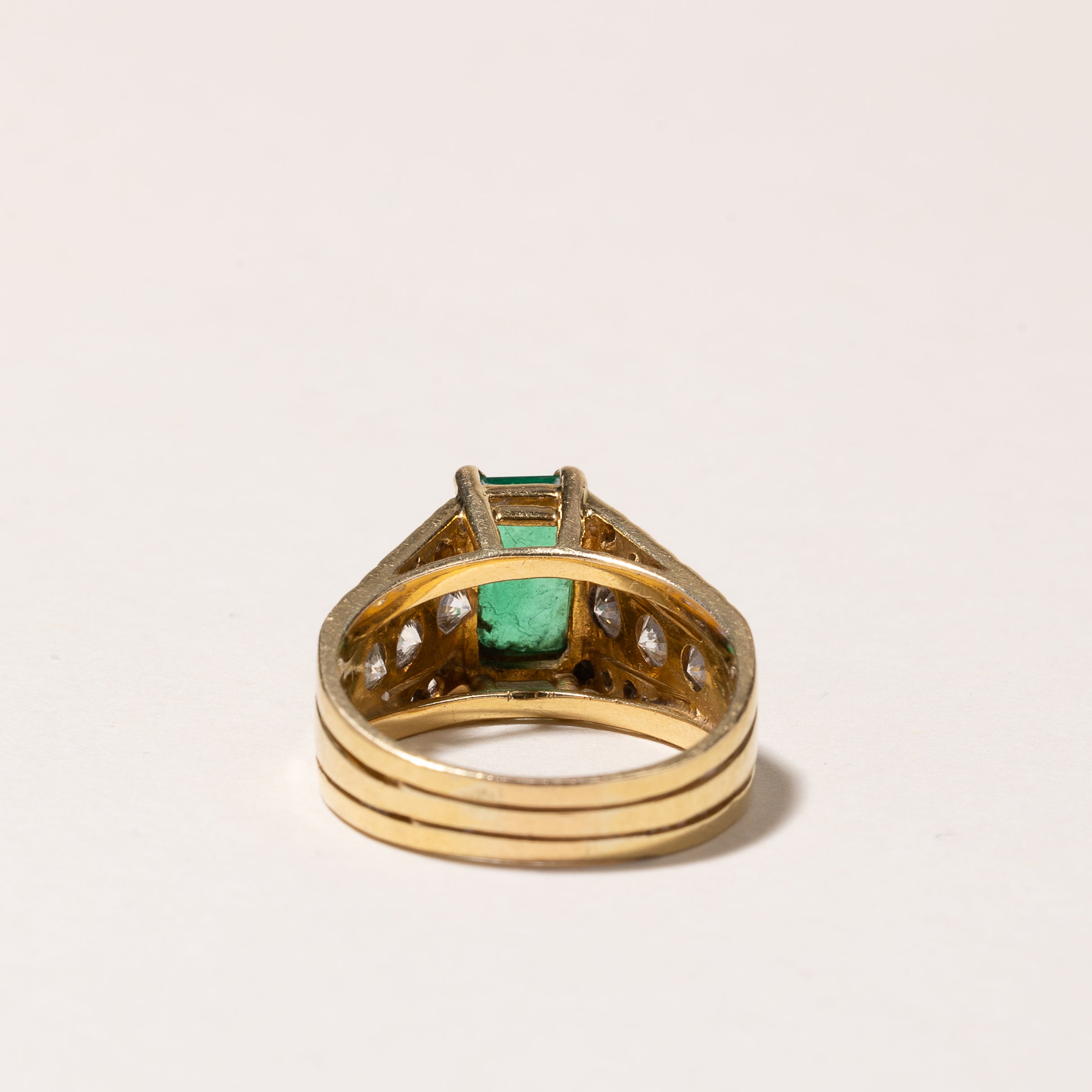 18k Yellow Gold Emerald & Diamond Ring | 0.93ct, 0.84ctw, 0.24ctw | SZ 6