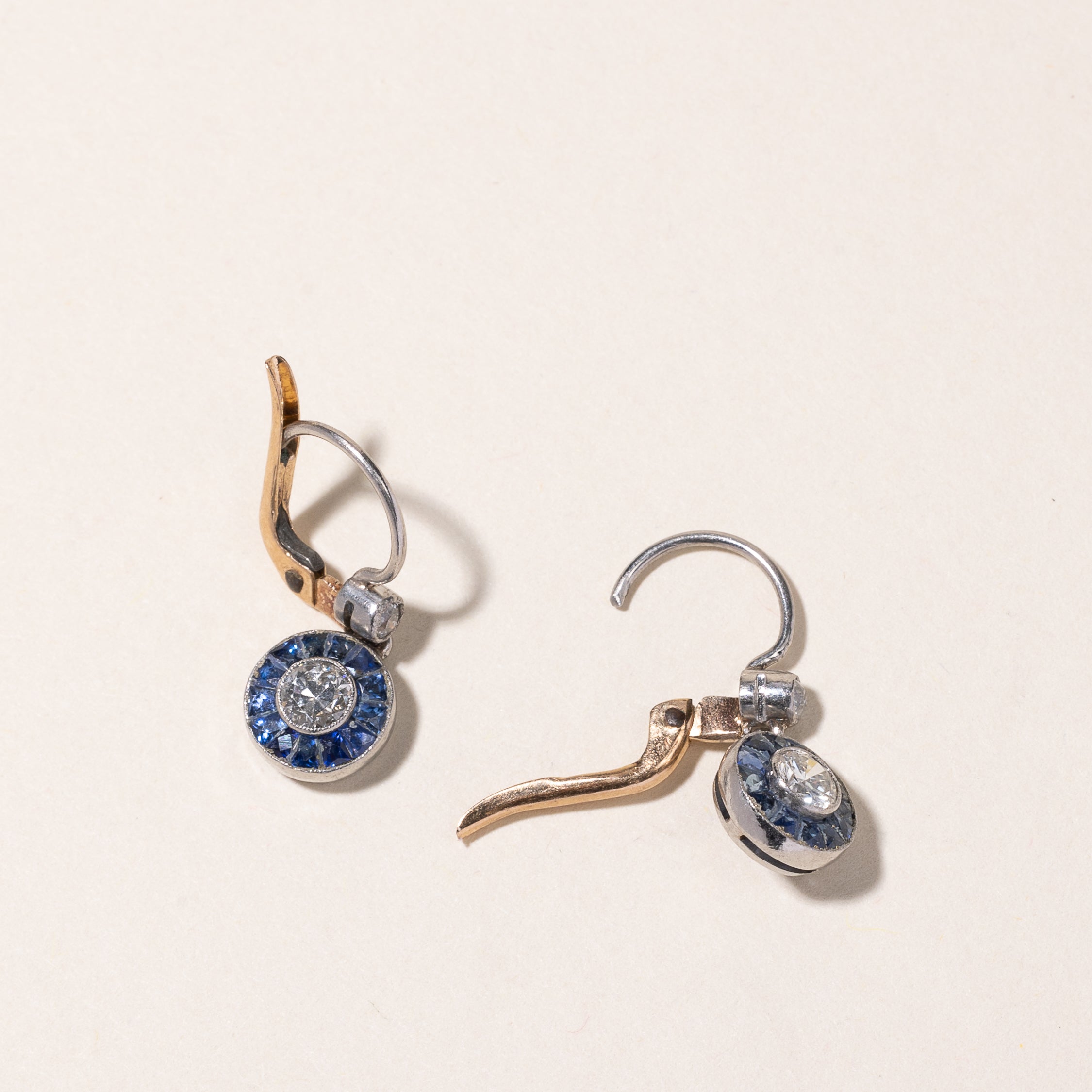 Boucles d'oreilles en or 18 carats serties de diamants et de saphirs | 0,44 ct, 0,6 ct, 0,05 ct | 