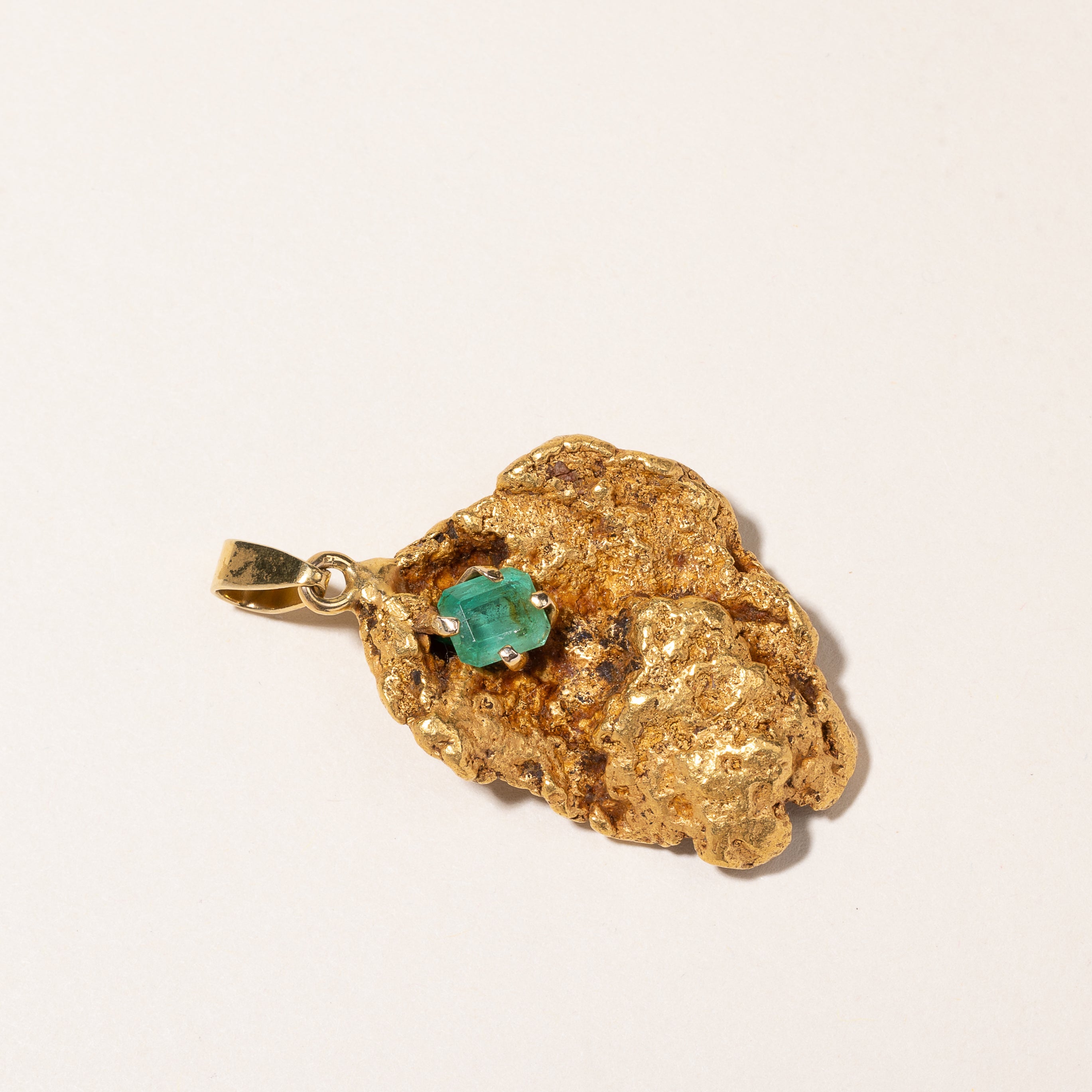 23k Yellow Gold Emerald Nugget Pendant | 1.66ct |