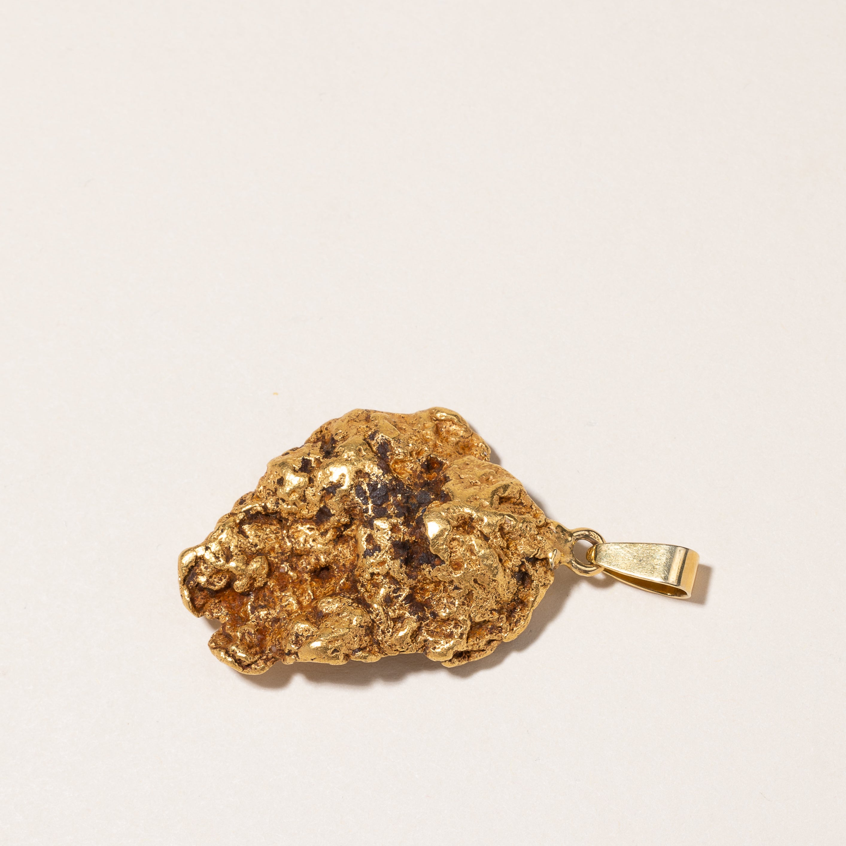 23k Yellow Gold Emerald Nugget Pendant | 1.66ct |