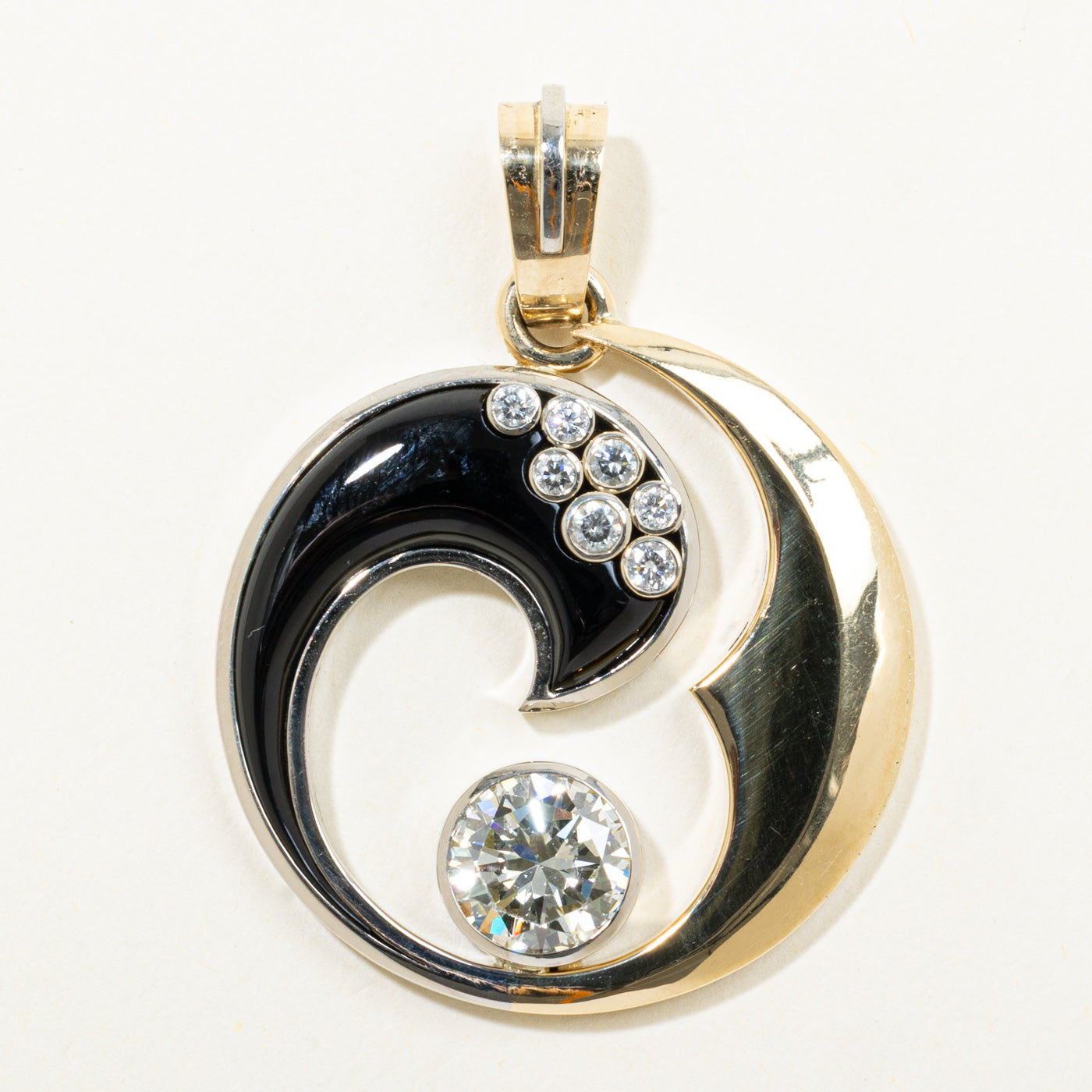 2ct+ Diamond & Onyx Two Tone Pendant | 2.05ct VS2 L/M, 8ct, 0.21ctw | 8ct